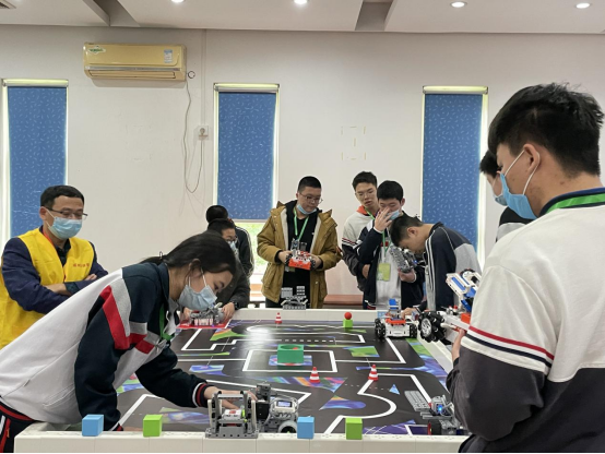 2021年第十六屆福州市青少年機(jī)器人競(jìng)賽簡(jiǎn)報(bào)