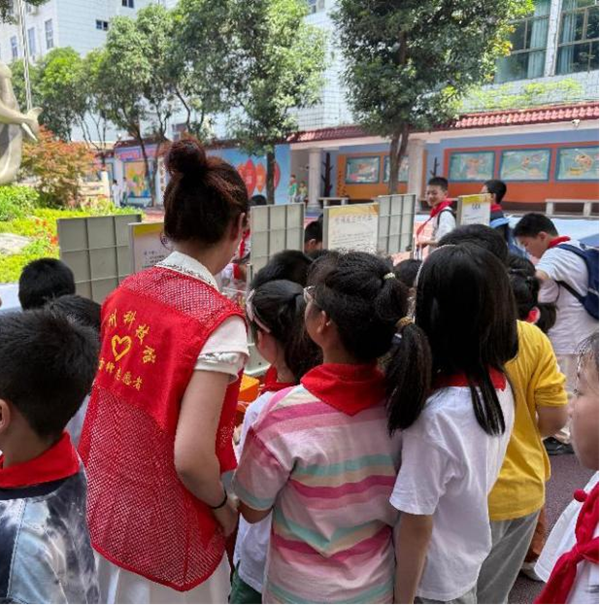 體驗·創(chuàng)新·成長——福州科技館科普大篷車走進福州市群眾路小學(xué)