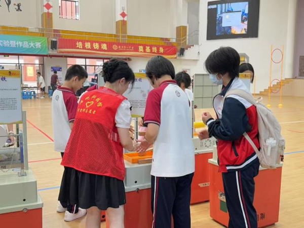 “智啟少年，科耀榕城”——福州科技館相約福州一中共探科學(xué)秘境