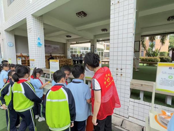 “少年逐光，探秘?zé)o限”——臺江第二實驗小學(xué)相約福州科技館共探科學(xué)秘境