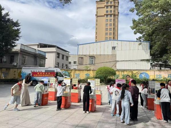 “科技大篷車，點燃科學夢”——長樂區(qū)鶴上鎮(zhèn)中心小學相約福州科技館共探科學秘境