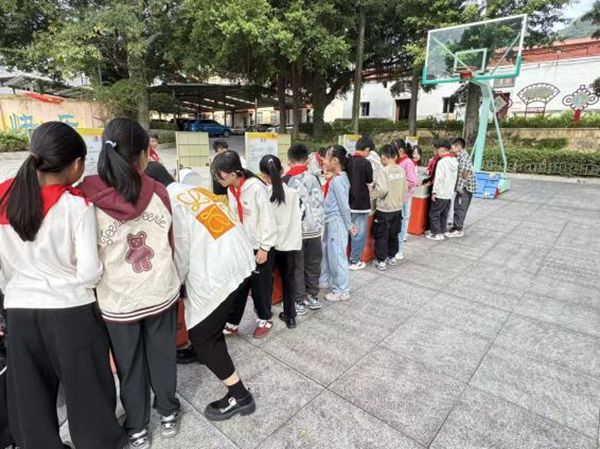 “科技大篷車，點燃科學夢”——長樂區(qū)鶴上鎮(zhèn)中心小學相約福州科技館共探科學秘境