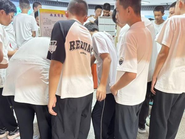 “車”載科學(xué)趣，濱江學(xué)子遇新知——福清濱江中學(xué)科普車活動(dòng)