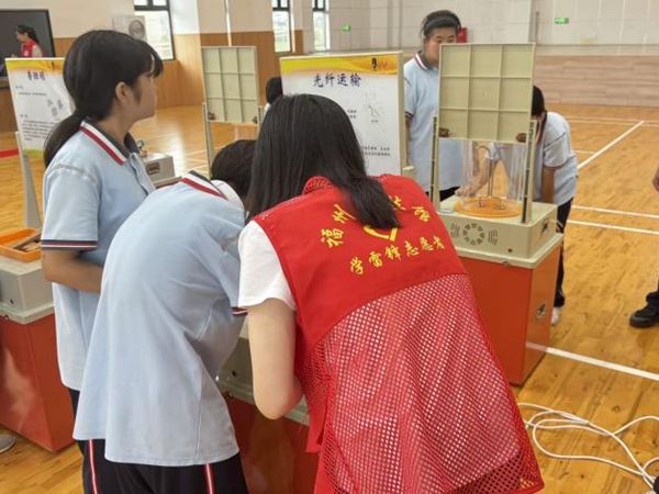 “星夢(mèng)啟航，玩轉(zhuǎn)科學(xué)”——福清特殊教育學(xué)?？破哲嚮顒?dòng)圓滿舉行