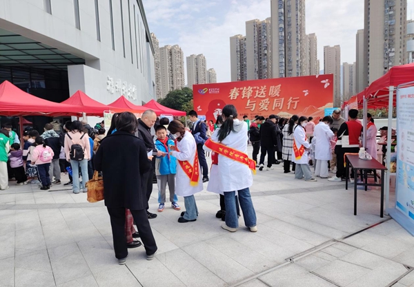 春“鋒”送暖，與愛同行——福州科技館學(xué)雷鋒日志愿服務(wù)活動