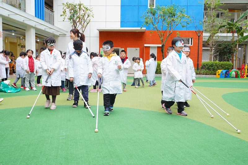 “小小眼科醫(yī)生”進(jìn)校園，打造近視防控科普新形式
