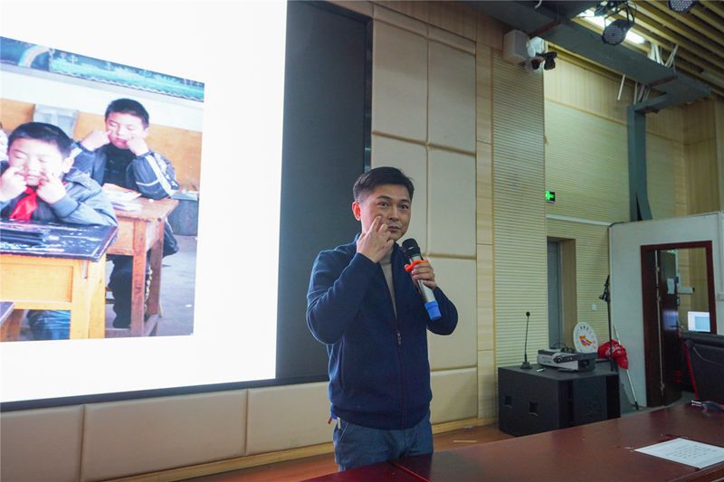 愛眼科普講座走進(jìn)福州第十八中學(xué)象園分?；顒? width=