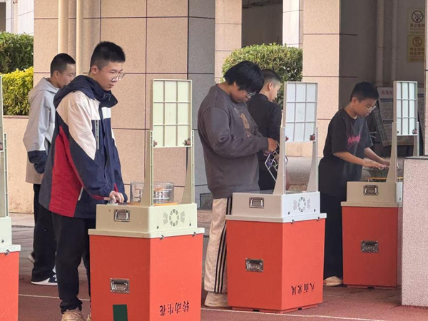 “科技萌芽，校園綻放”——福州市馬尾區(qū)三牧中學(xué)與科學(xué)的奇妙邂逅