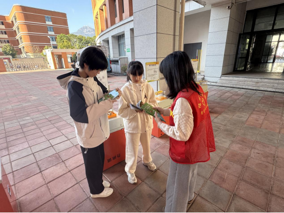 分眾化精準(zhǔn)引導(dǎo)，筑牢初中生思想防線 ——福州反邪教宣傳進(jìn)校園