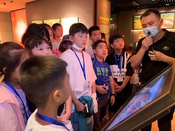 福州科技館壽山石分館開展戶外徒步研學(xué)活動