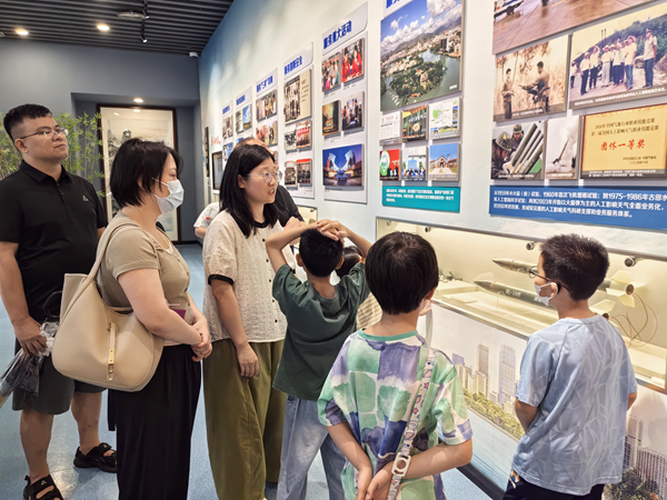 “走進氣象臺 探索風(fēng)雨真相”閩都科普研學(xué)行圓滿收官