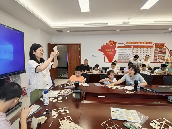 “走進氣象臺 探索風(fēng)雨真相”閩都科普研學(xué)行圓滿收官