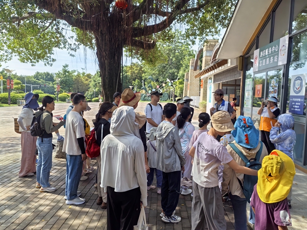 “走進(jìn)自然課堂 探秘昆蟲奇妙世界”閩都科普研學(xué)行活動(dòng)在福州動(dòng)物園圓滿完成