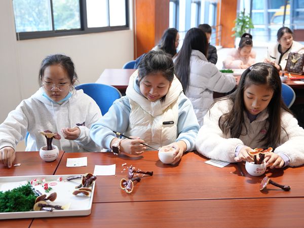 靈芝閩都研學(xué)行:探秘「仙草」背后的科學(xué)密碼 靈芝閩都研學(xué)行:探秘「仙草」背后的科學(xué)密碼