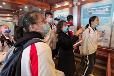 福州時代中學赴福州科技館船政文化分館參加“船政科普行，船遞青春夢想”科普研學活動