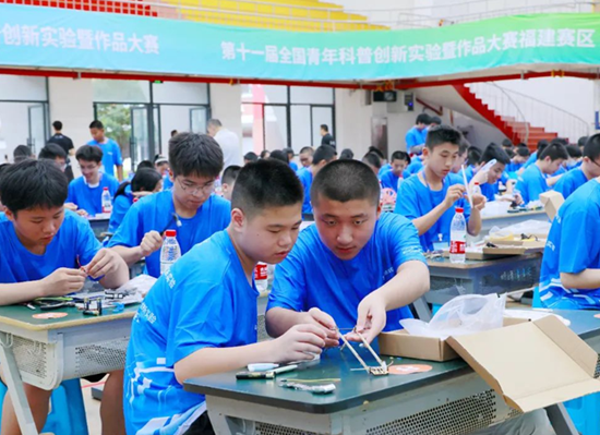 第五屆福建省青年科普創(chuàng)新實(shí)驗(yàn)暨作品大賽在榕舉辦 福州學(xué)子載譽(yù)而歸