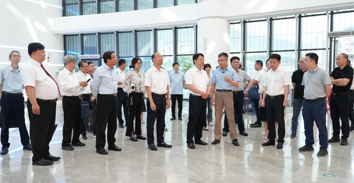 “委員提案履職成果典型案例觀摩” 省、市政協(xié)領(lǐng)導(dǎo)參觀調(diào)研福州科技館