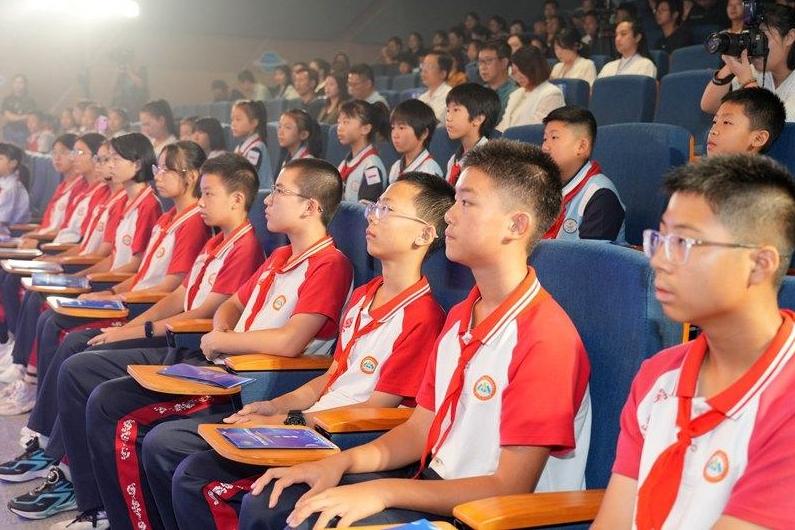 當(dāng)科學(xué)家故事被少年搬上舞臺(tái)：一場(chǎng)跨越時(shí)空的“精神接力”在晉安上演