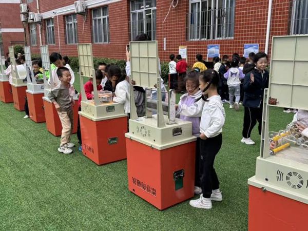 “玩轉(zhuǎn)科學(xué)，車享快樂(lè)”——福州科技館攜手福州市遠(yuǎn)洋小學(xué)共赴趣味科學(xué)之約