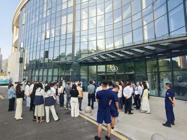 “筑牢安全防線 守護(hù)科技殿堂” ——福州科技館聯(lián)合多方開展消防疏散演練
