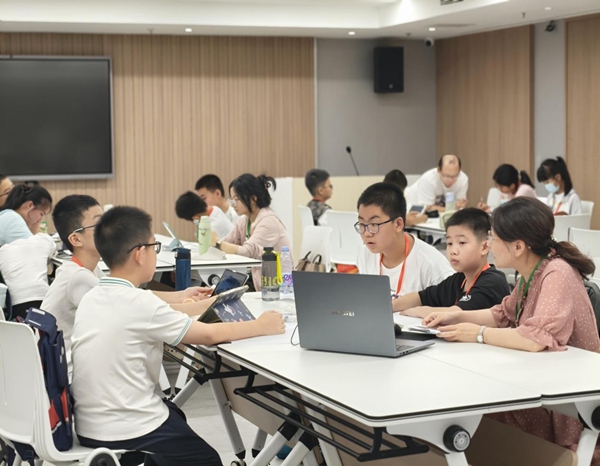 福州市青少年創(chuàng)新學(xué)院首屆夏令營在福州科技館舉辦