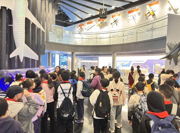 山海同閱，科技筑夢：福州科技館攜手福州市少年兒童圖書館點亮鄉(xiāng)村學子科學夢想