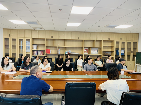 福州科技館組織觀看《反腐為了人民》第四集《以案促改促治》