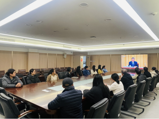 福州科技館組織觀看年度廉政教育專題片《一步不停歇 半步不退讓》第一集 《糾風(fēng)治亂為民》