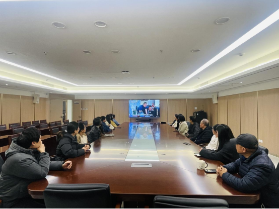 福州科技館組織觀看年度廉政教育專題片《一步不停歇 半步不退讓》第一集 《糾風(fēng)治亂為民》