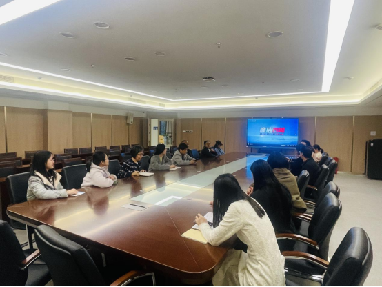 福州科技館組織觀看廉政教育警示片 《被奢侈之風(fēng)毀掉的前程》